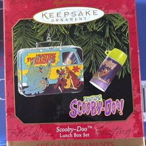 KEEPSAKE Scooby-Doo Lunch Box Ornament Set - Blue and Yellow